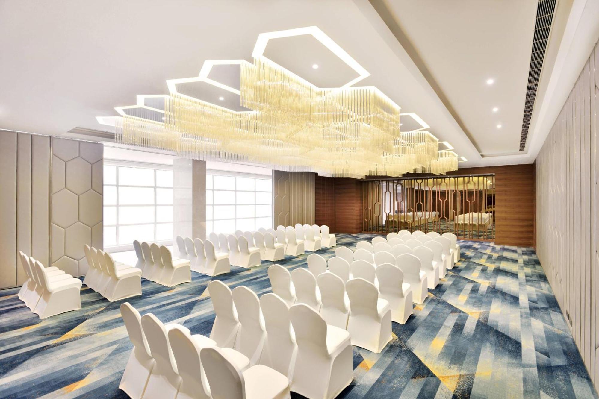 Fairfield By Marriott Indore Esterno foto